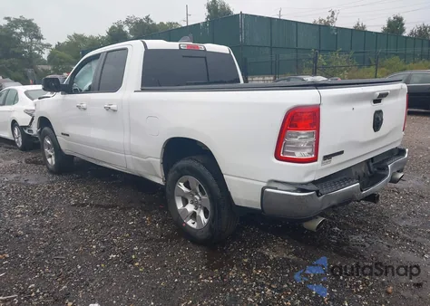2020 Ram 1500 Big Horn 4X2 6'4 Box z USA, uszkodzony, nr VIN 1C6RREBT0LN277733